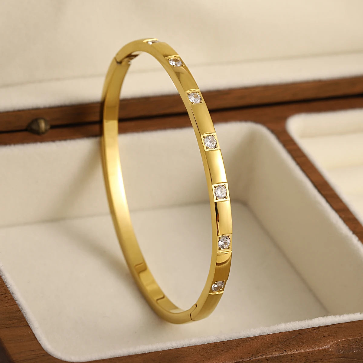 Thin Trendy Chic Gold Color Simple Shape Bracelet Bangle