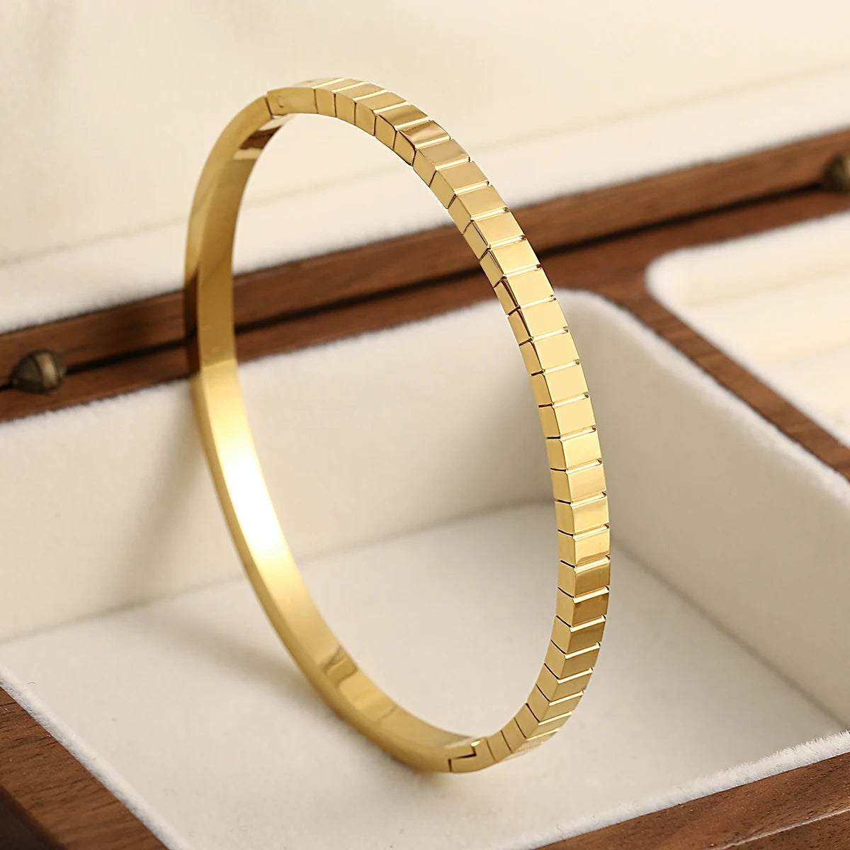Thin Trendy Chic Gold Color Simple Shape Bracelet Bangle