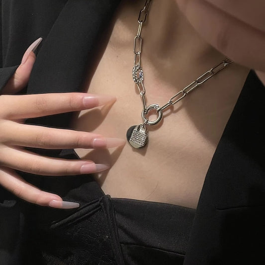 Unique Clavicle Padlock Chain