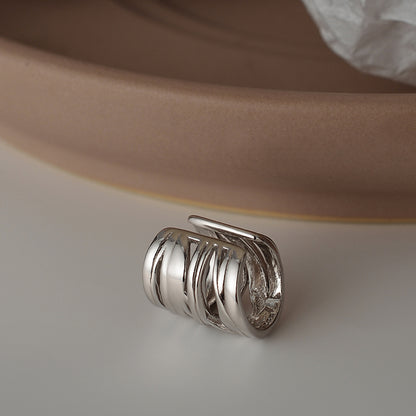 Hollow Wound Ear Cuff (One Piece)