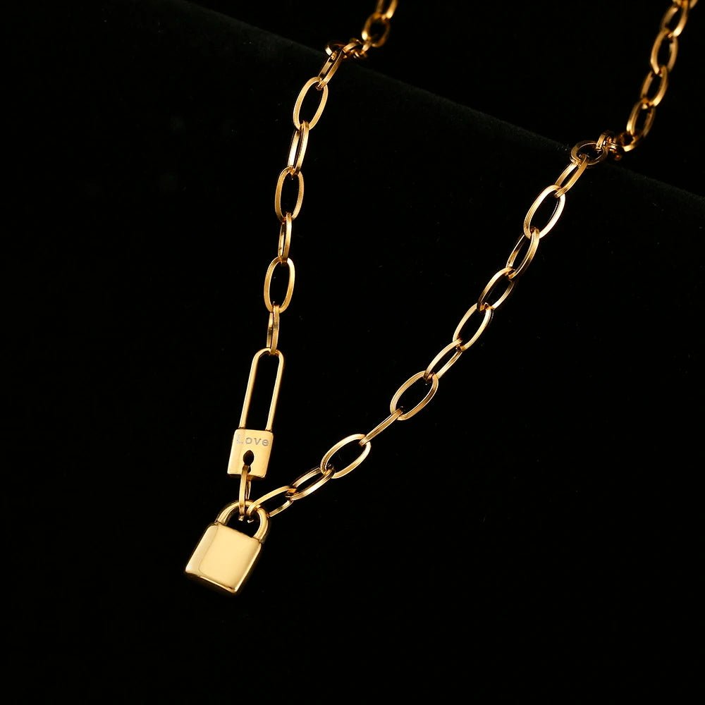 Lock Catch Necklace