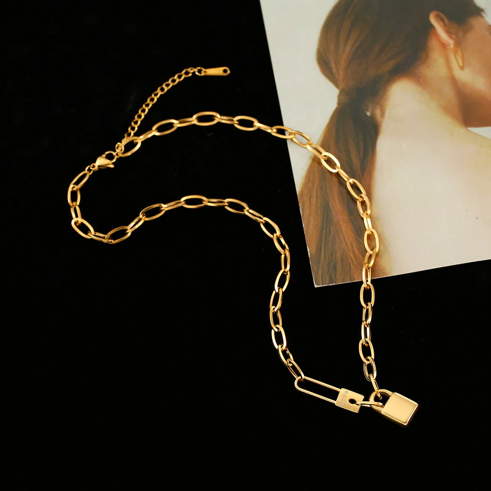 Lock Catch Necklace