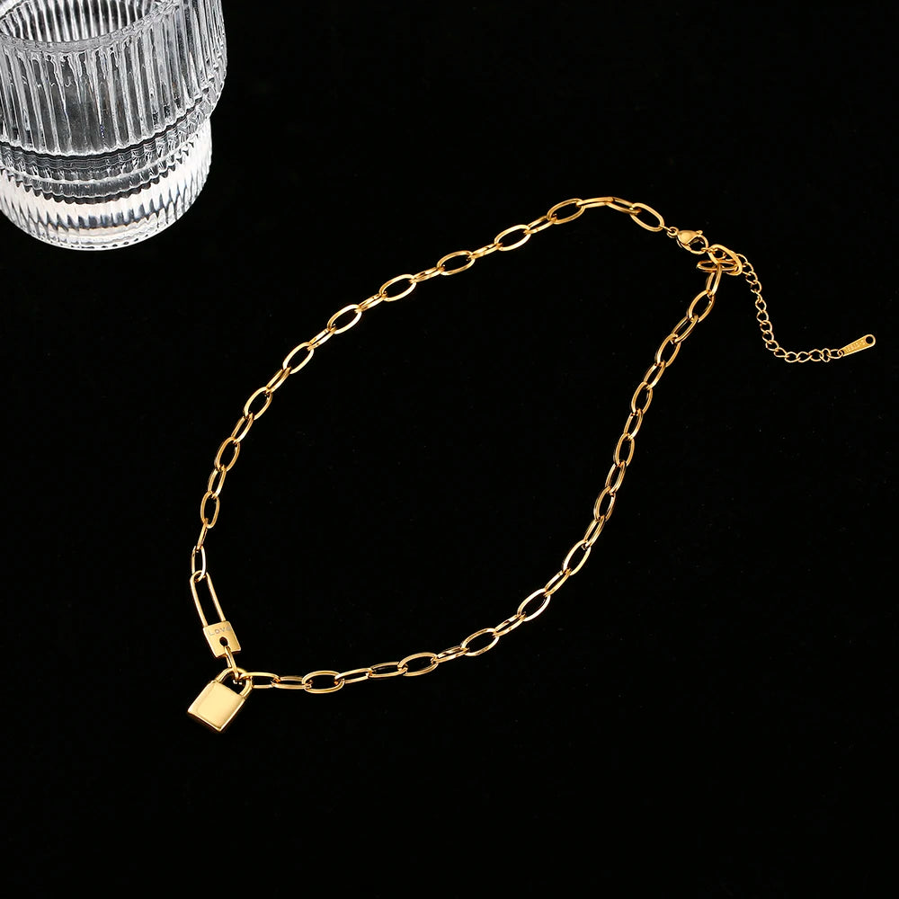 Lock Catch Necklace