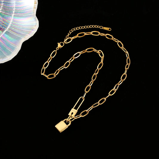 Lock Catch Necklace