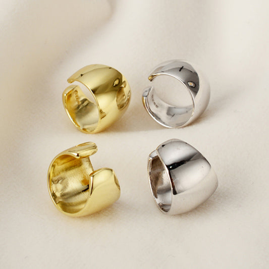 Hook Huggies Chunky Ear Cuff (One Piece)