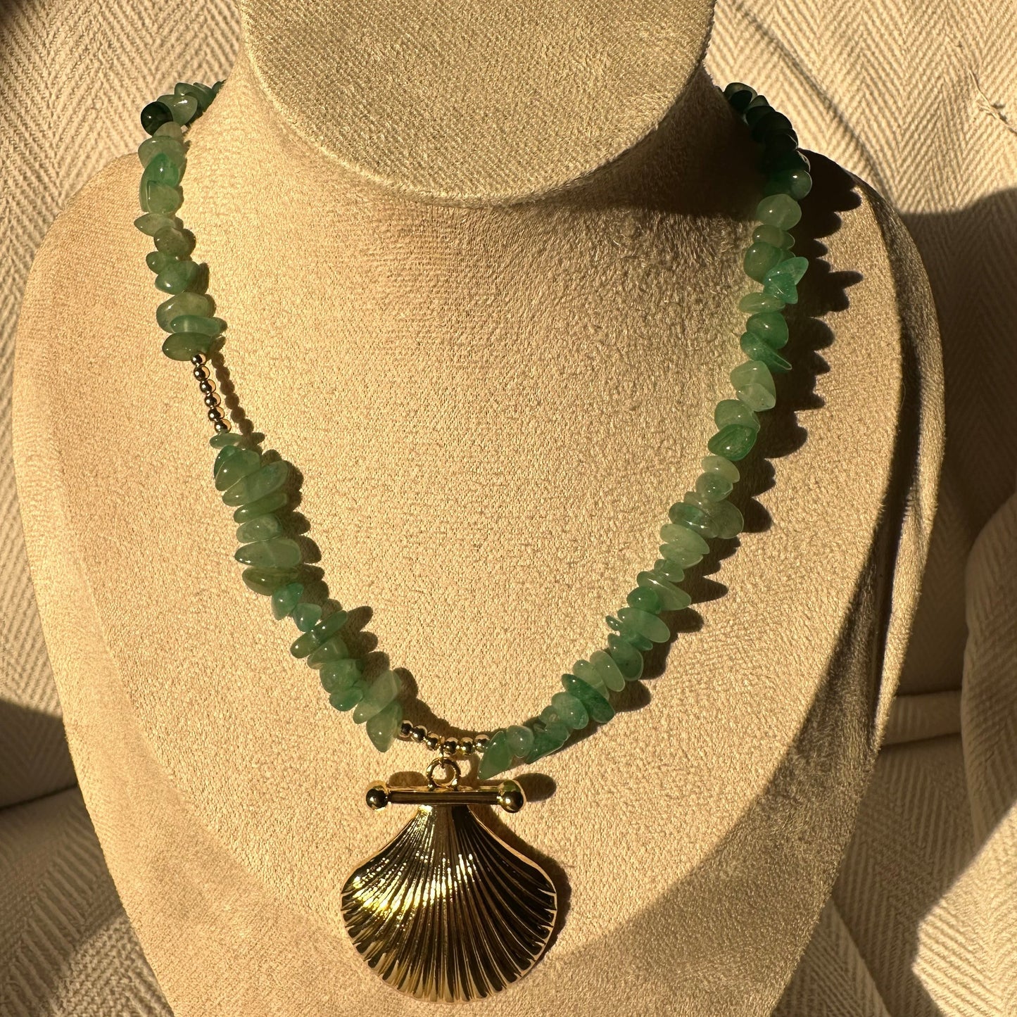 Malachite Green Natural Stone with Shell Necklace