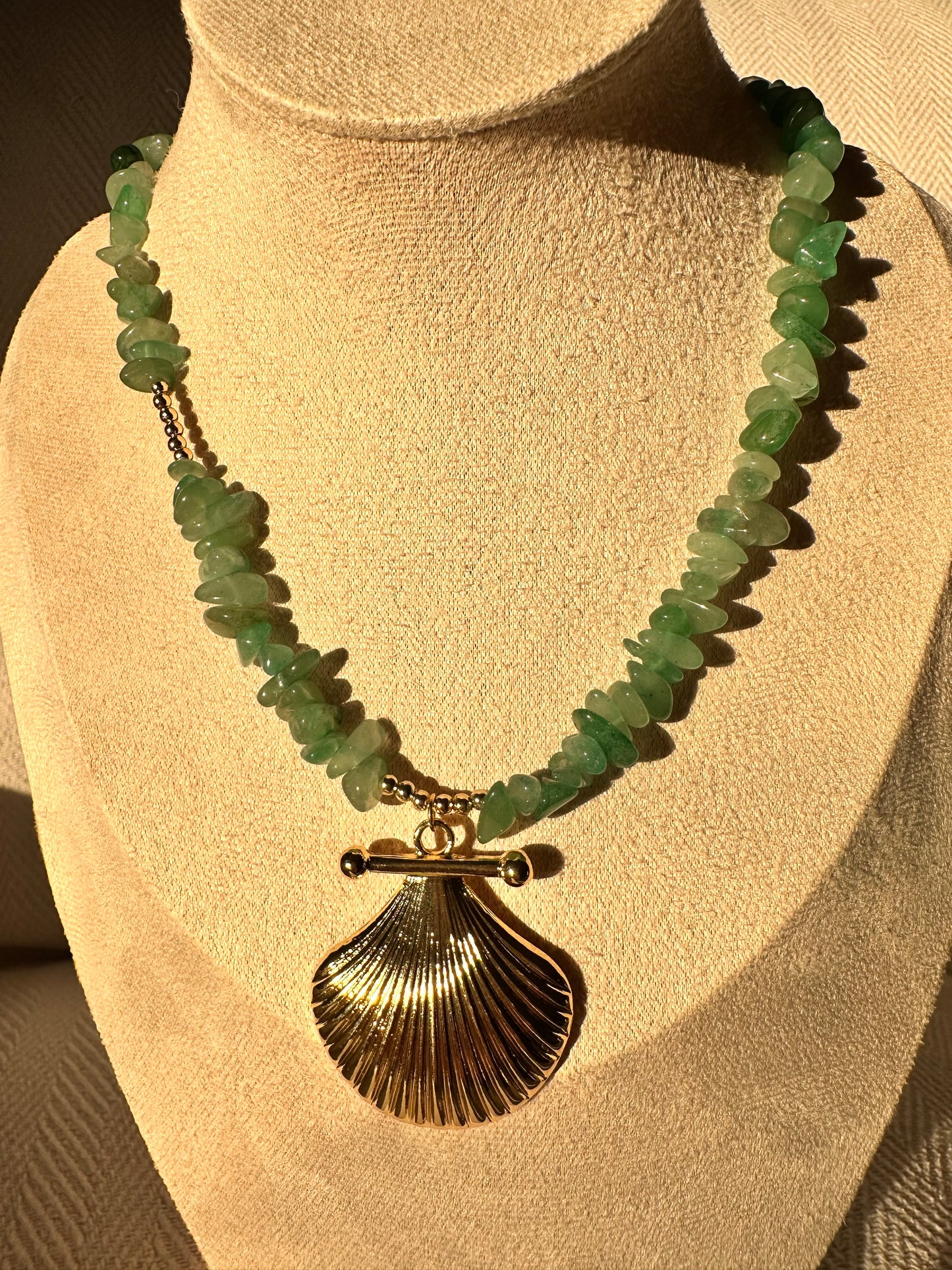 Malachite Green Natural Stone with Shell Necklace