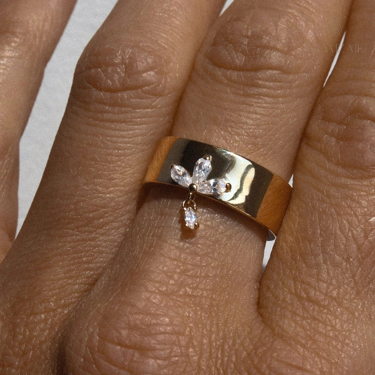 Stella Ring ( Adjustable )